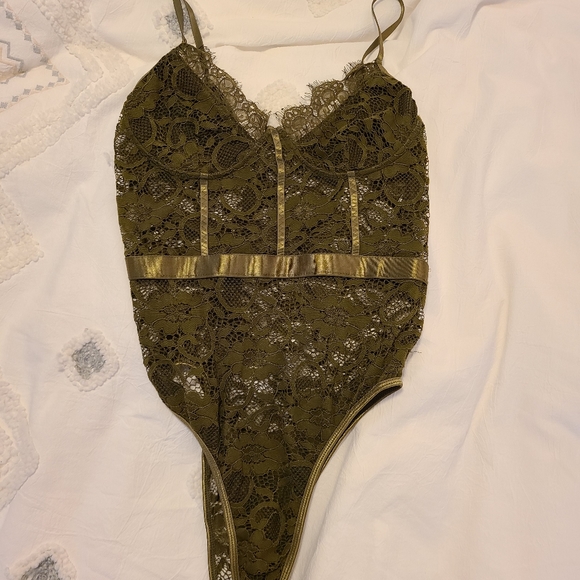 Green Bodysuit, medium - Picture 1 of 2